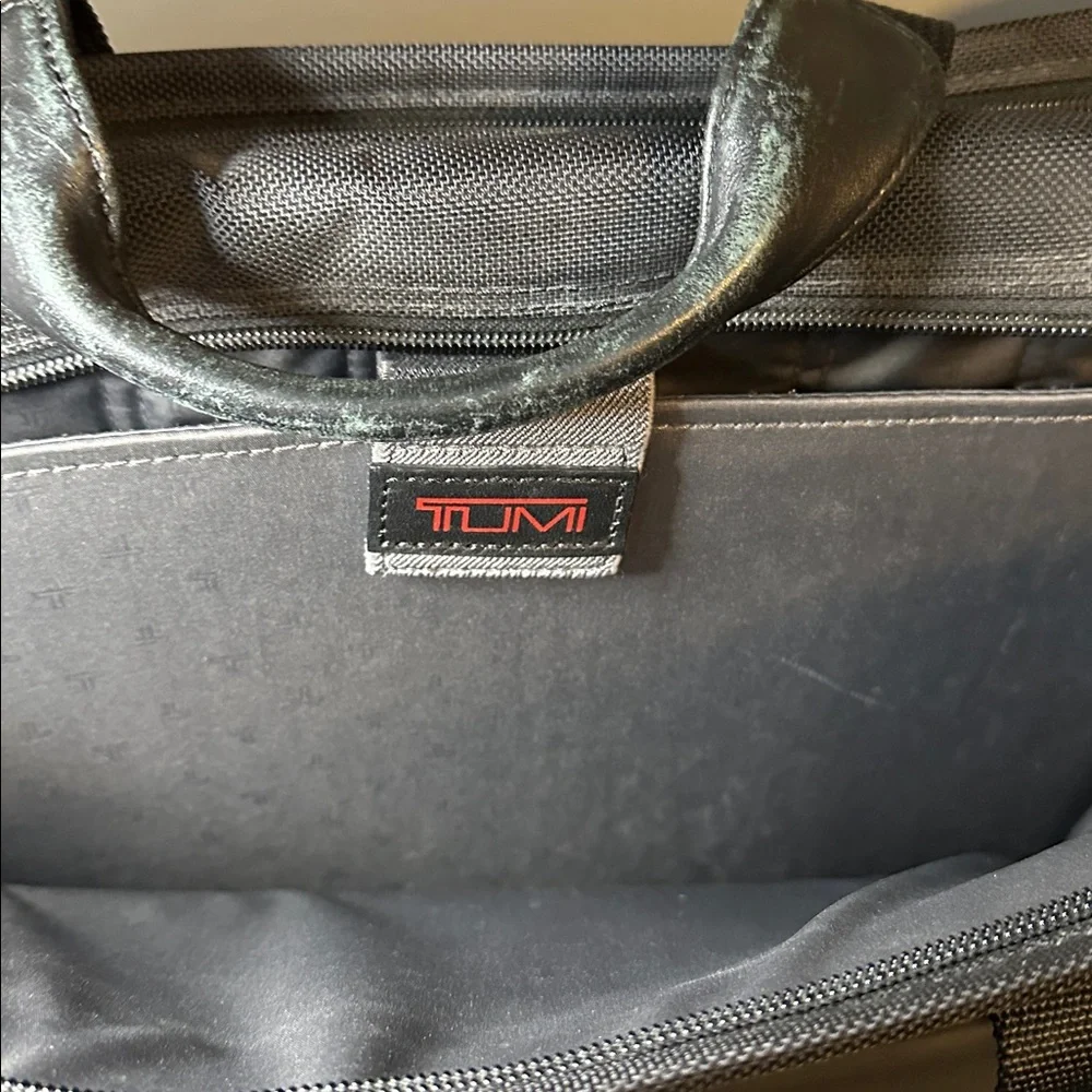 Tumi Alpha Black Ballistic Nylon Expandable Laptop Bag Leather Handles